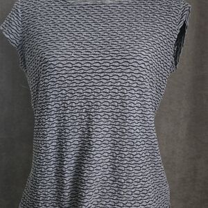 Chic Wave Patterned Short Sleeve Top
